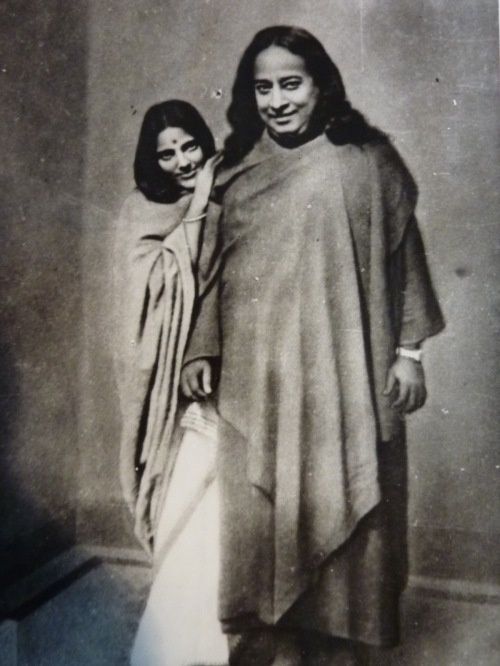 yogananda ananda mayi ma