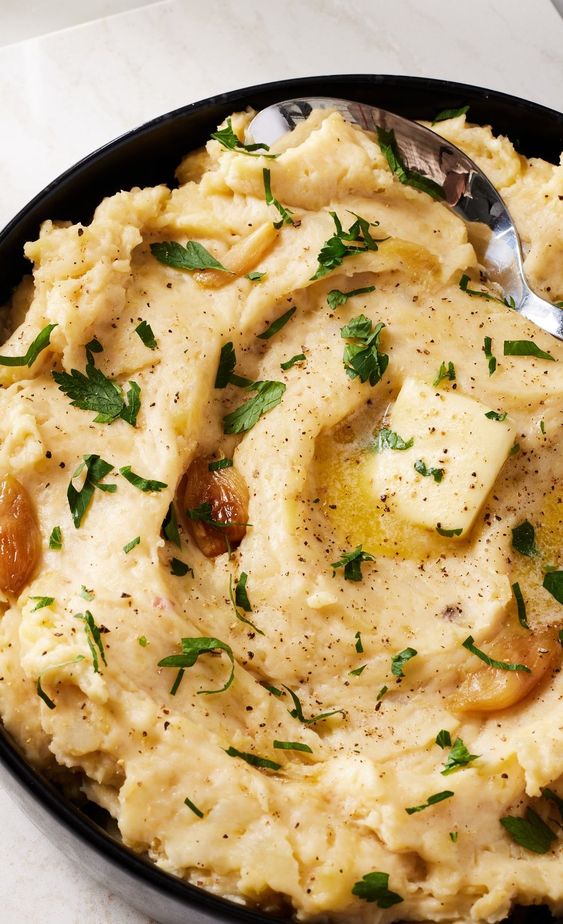 Mashed Potatoes with Roasted Garlic christmas must haves