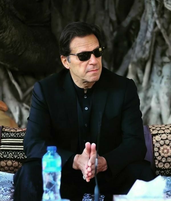 imran khan body language